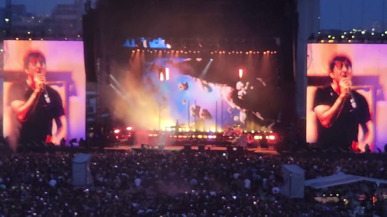 Deftones- Entombed Live in Toronto 