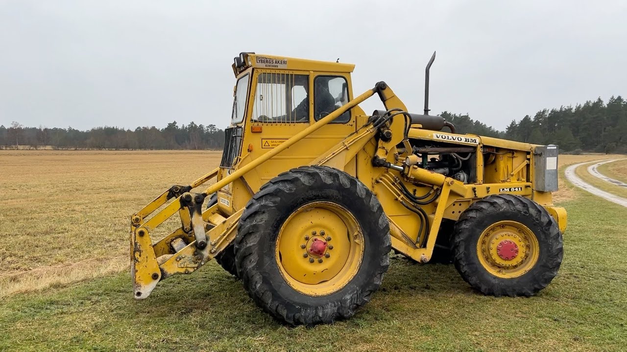 Köp Baklastare Volvo BM LM 841 med skopa & gafflar på Klaravik