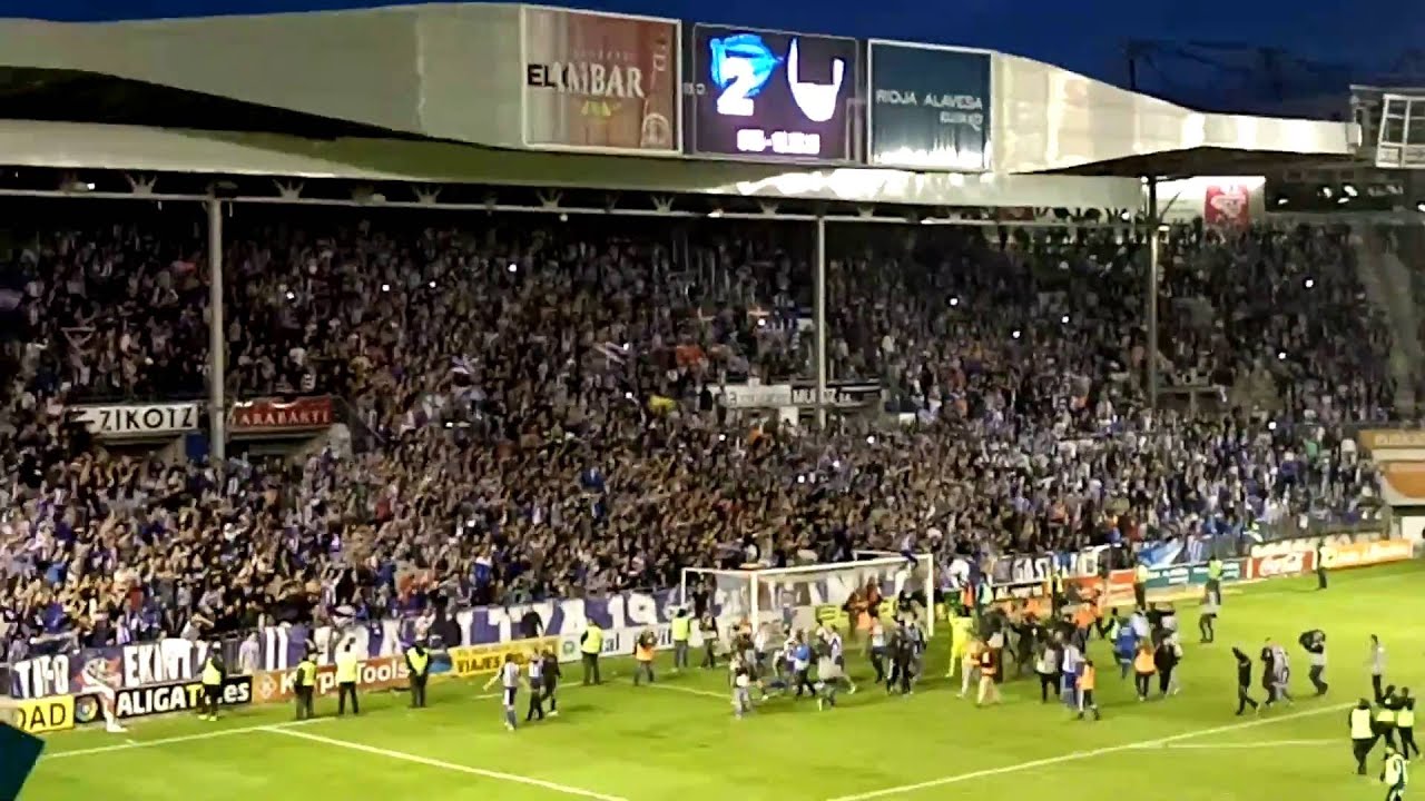 DEPORTIVO ALAVÉS. PARTIDO DEL ASCENSO A PRIMERA Y CELEBRACIÓN
