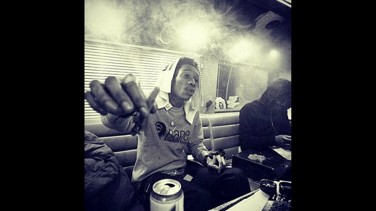 Wiz Khalifa - Bluffin (Instrumental) Prod. DrummaBoy