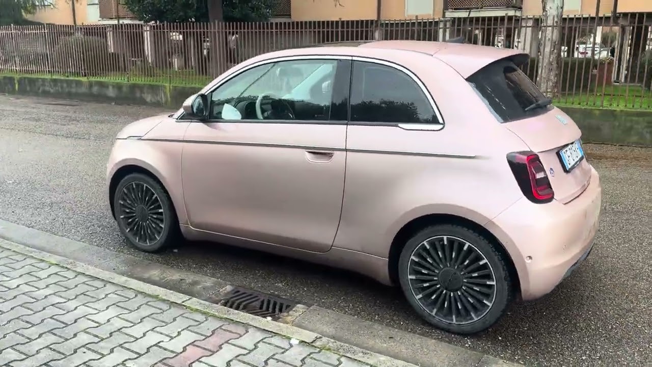 FIAT 500e 3+1 42 kWh La Prima - Privacar Firenze