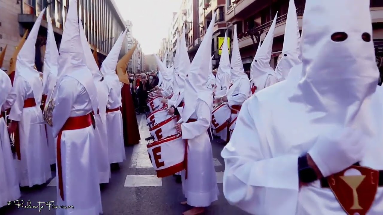 Cofradía de la Santa Eucarístia de Bilbao en la Semana Santa 2022.