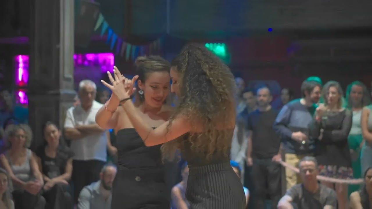En Muy Lunes Ornella Simonetto junto a Dilara Ogretmen