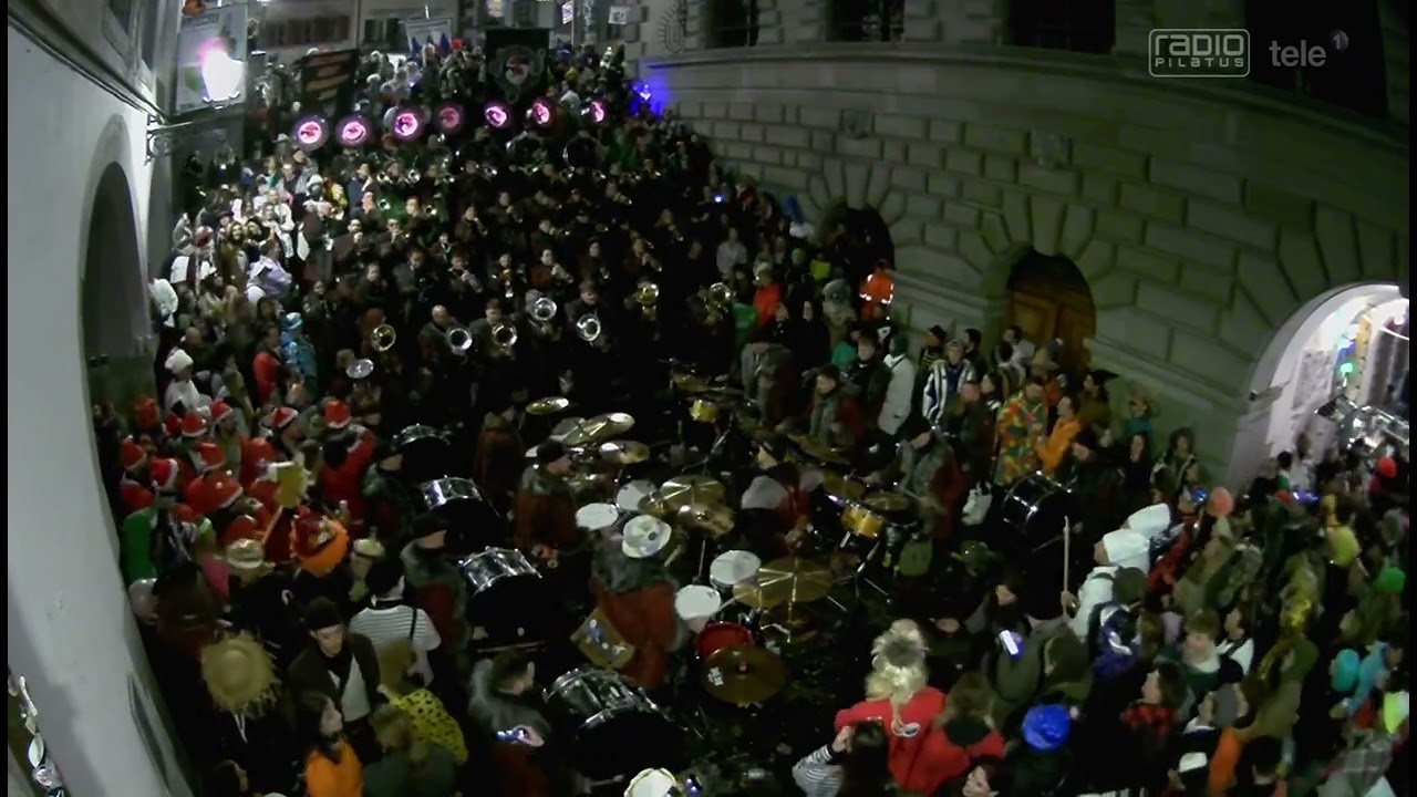 Schügumugger Ämme - BEP-Medley (Rathaustreppe Luzerner Fasnacht SchmuDo 2025)