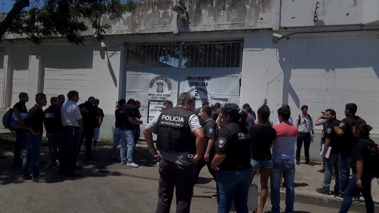 Allanamientos por denuncias en el Penal de Devoto