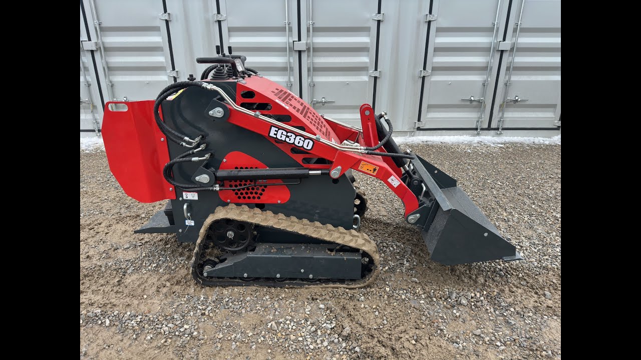 Lot 2005 EG360 Mini Skid Steer Loader