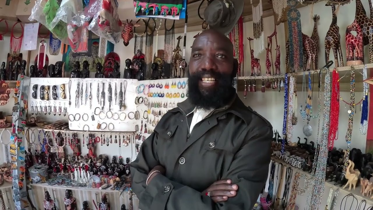 Souvenir Shopping in Kenya! What will you buy? Check this unique findings @TravelwithRupesh
