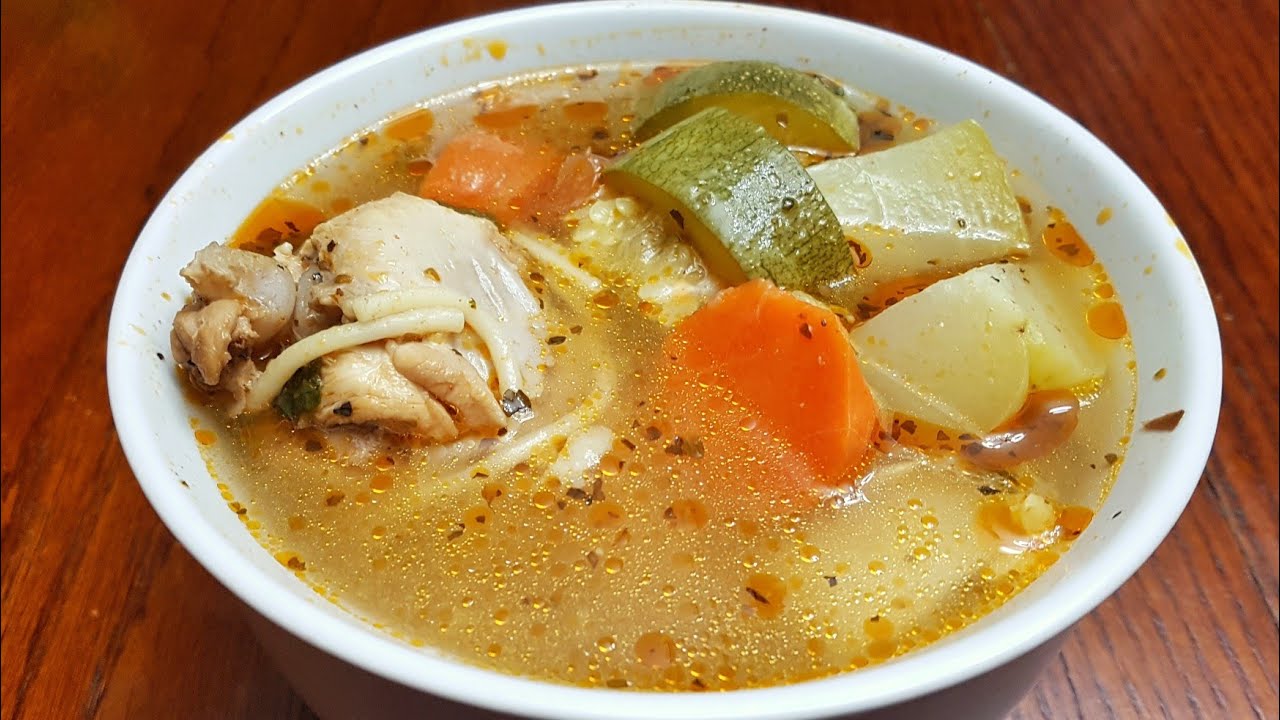 sopa de pollo a mi estilo super deliciosa😋sazonlatinoconlizz