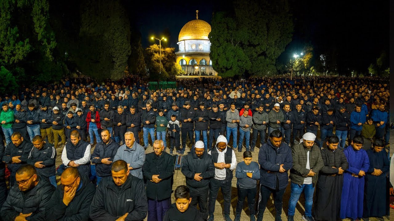 “Friday Fajr Prayer at Al Aqsa Mosque | Thousands Gather in Jerusalem”