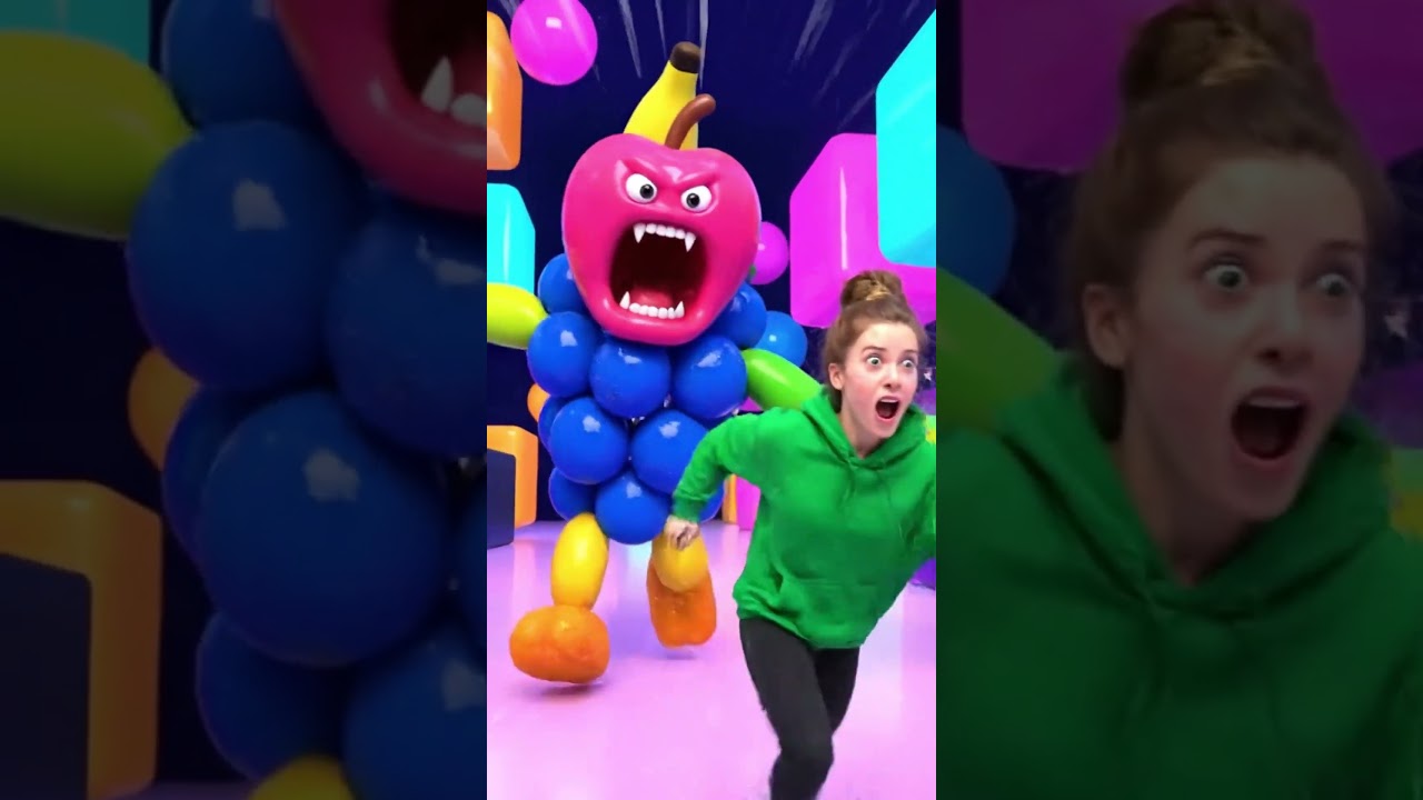Funny 3D Animation of a Fruit Monster Chasing a Terrified Silver Creature #30 #3danimation #funny