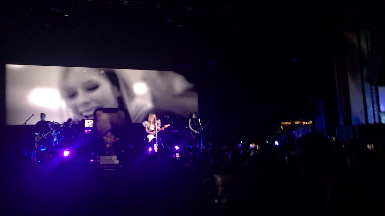 Avril Lavigne Head Above Water Tour Fox Theater, Oakland. Full Concert