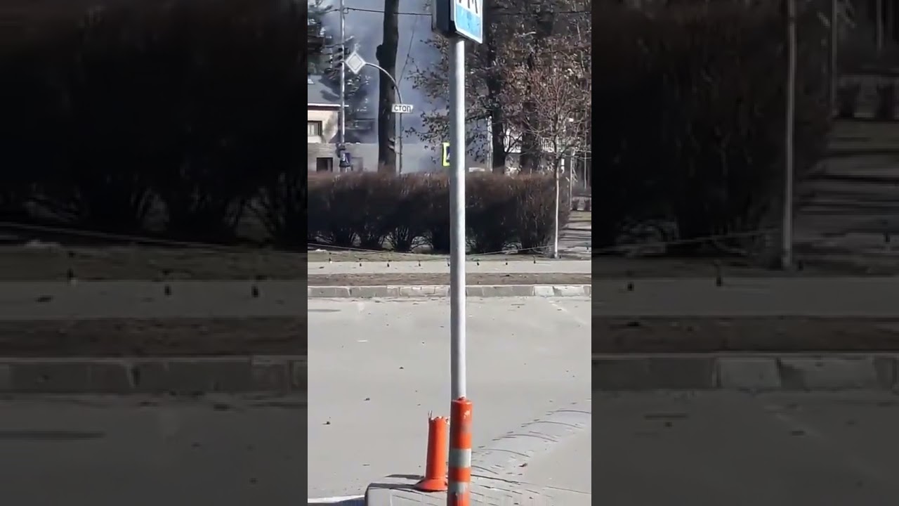 Russian propaganda truck destroyed by Ukrainian solider with RPG
