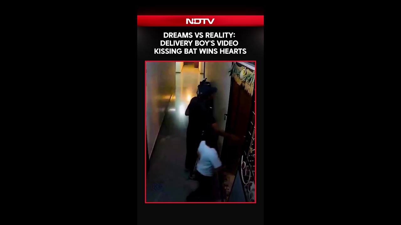 Viral Video Shows Delivery Boy Playing Shots & Kissing Cricket Bat After Dropping Off Order