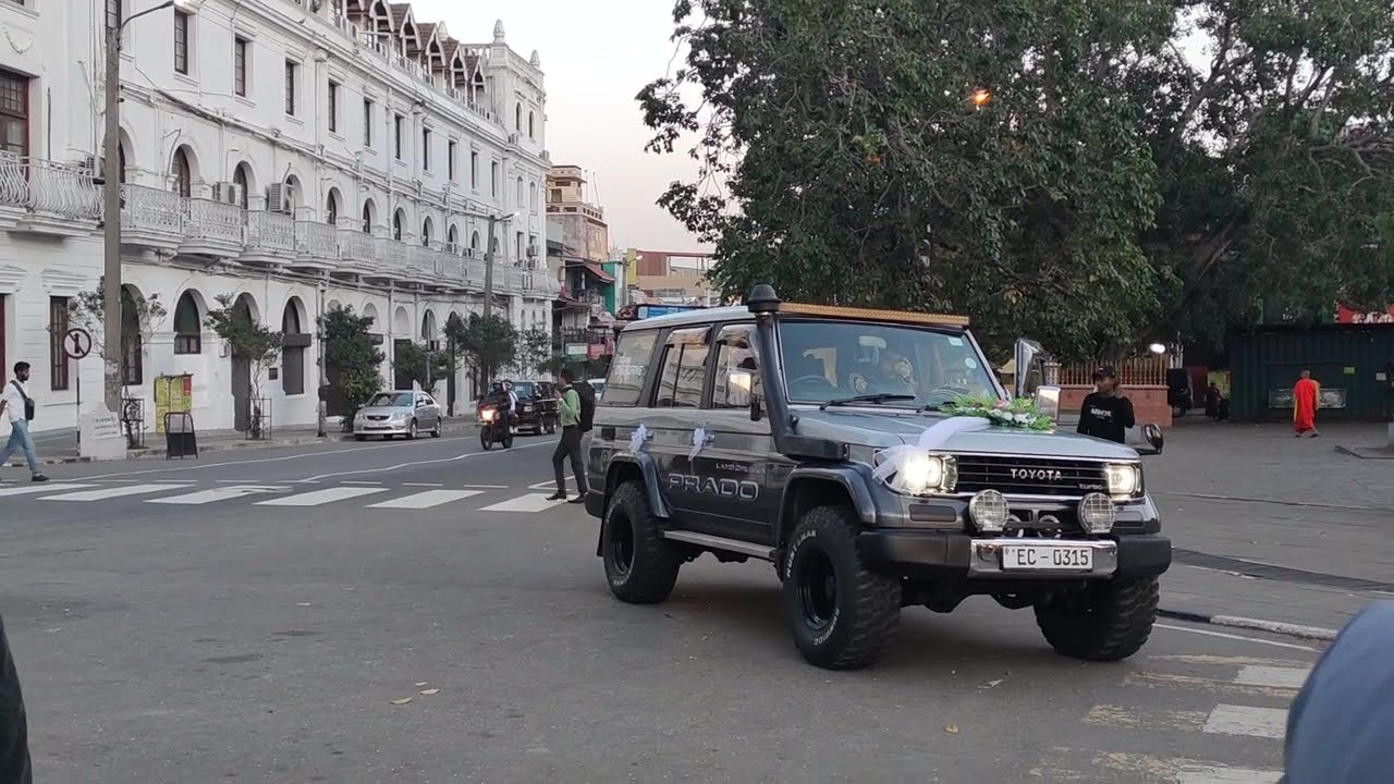 වයසට ගියාට පෙනුම හොහොමද?|😮 toyota prado old version