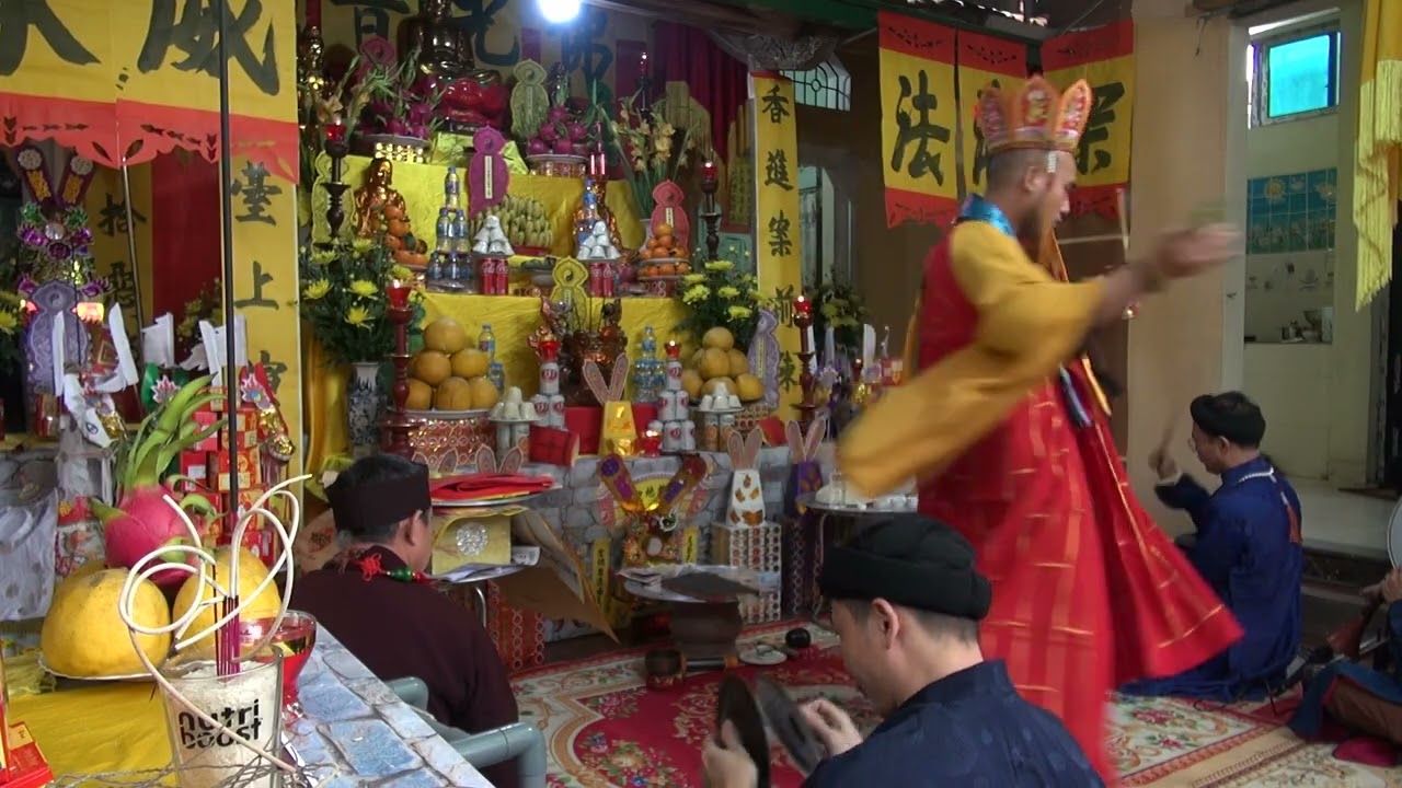 Tân Xuân lập trai đàn tại cao hạ Hoài Đức 