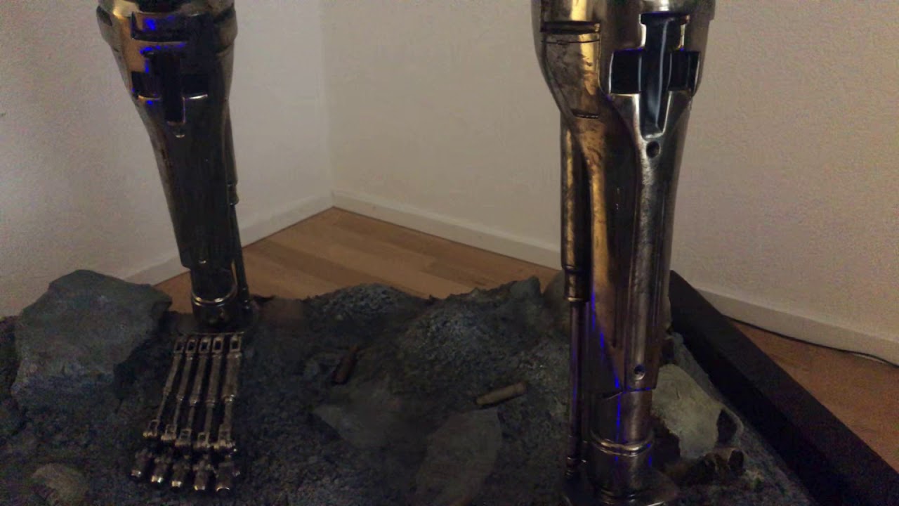 Terminator T-800 Endoskeleton Life-Size Version 2.0 from Sideshow