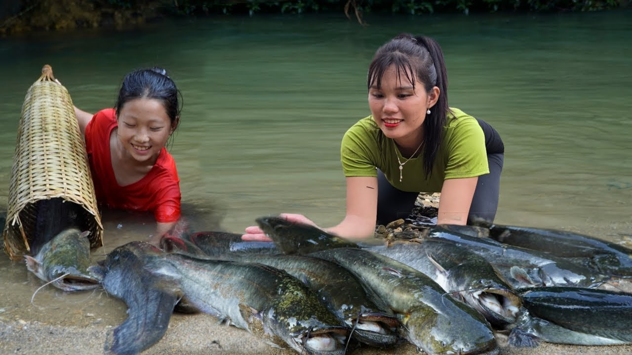 Fishing, Fishing is extremely exciting when the rainy season comes | Em Tên Toan