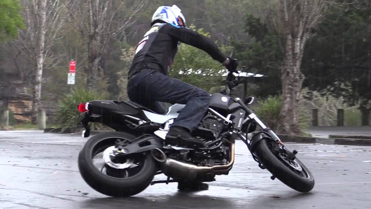 Yamaha MT-07 review