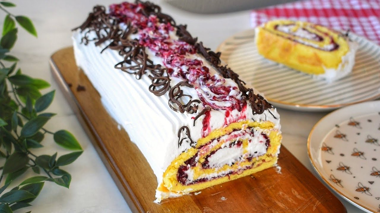SÜPER 😋  FAVORİ YAZ PASTAM 👌  ASLA KIRILMA VE ÇATLAMA YOK ‼️ MEYVELİ RULO PASTA