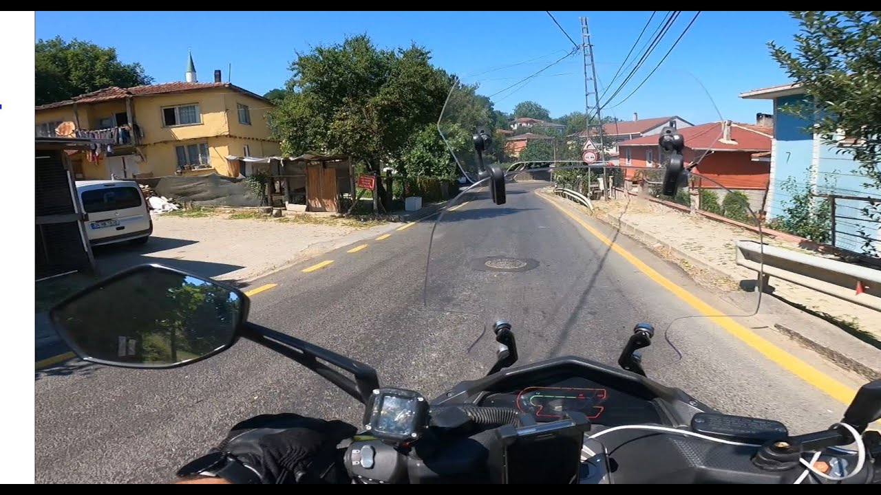 Kymco scooter ile Karadeniz turu-2 İstanbul Karakiraz köyü civarı Artvin e scooter ile köy yolları
