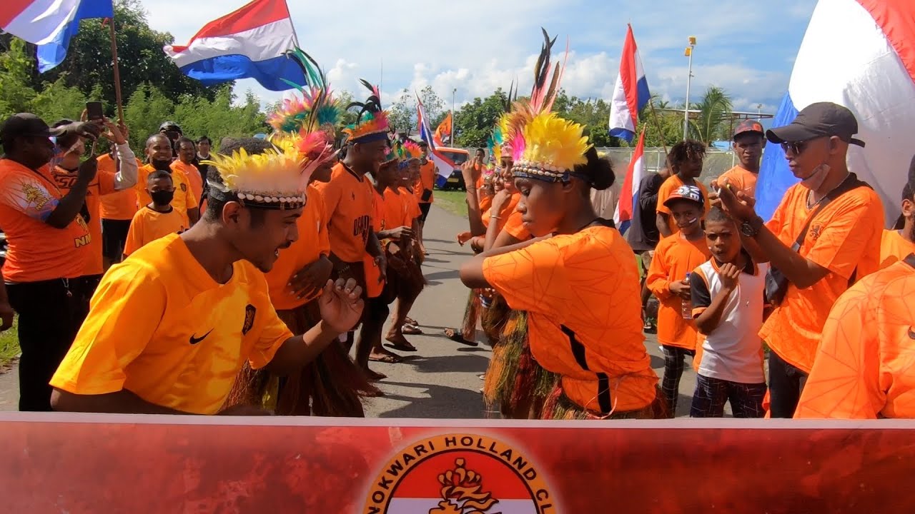 Oranjekoorts in West Papoea #1 | Fans Belanda Manokwari