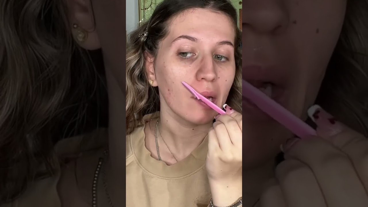 Facciamo i baffetti 🥲 #makeup #makeuptutorial #beauty #rasoio #makeupchallenge #makeupartist