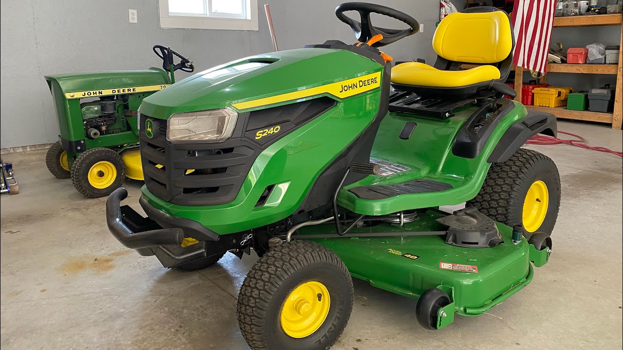 John Deere S240 -1 year review- 21.5 Kawasaki engine
