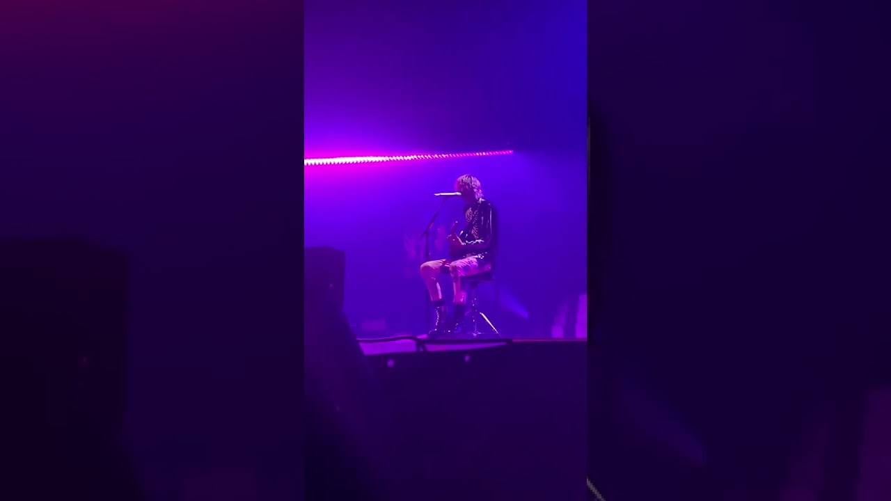 Machine Gun Kelly - banyan tree/jawbreaker/sid & nancy/love race medley (21/09/2022 Brussels)