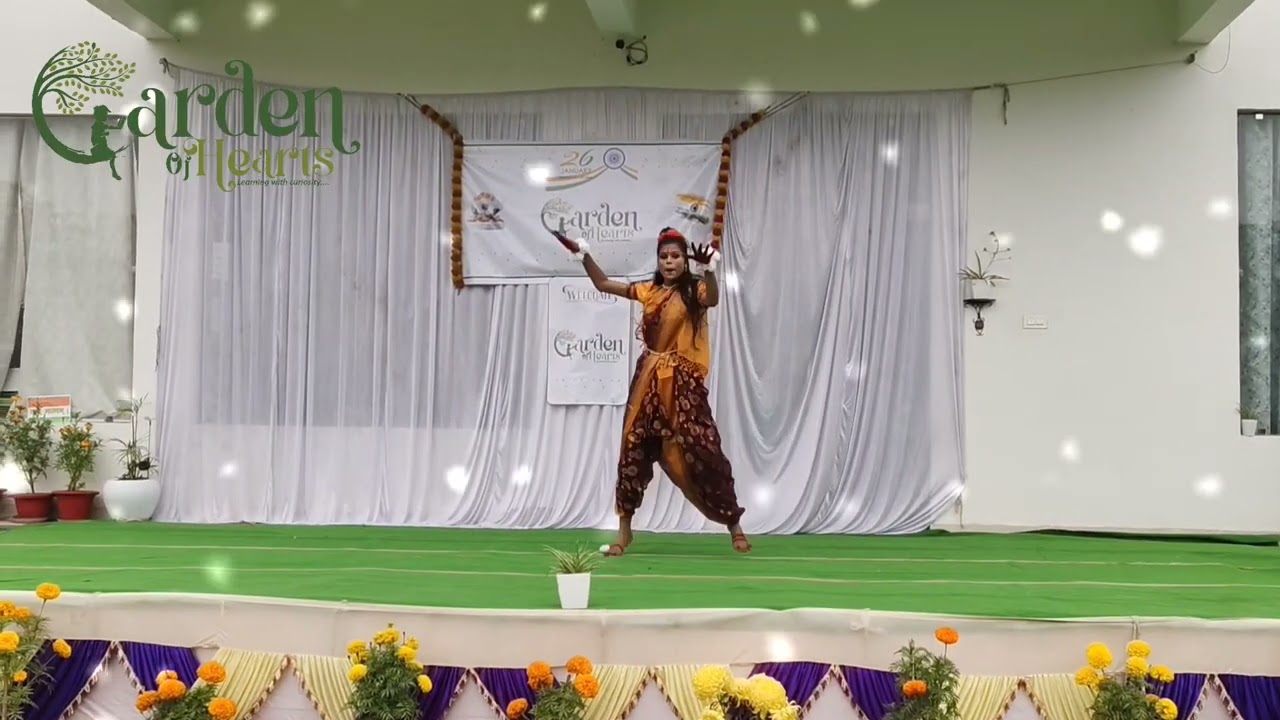 "स्कूल में बच्ची का  स्टेज डांस परफ़ॉर्मेंस, शिव तांडव स्तुति पर अद्भुत प्रस्तुति। 🙏✨"