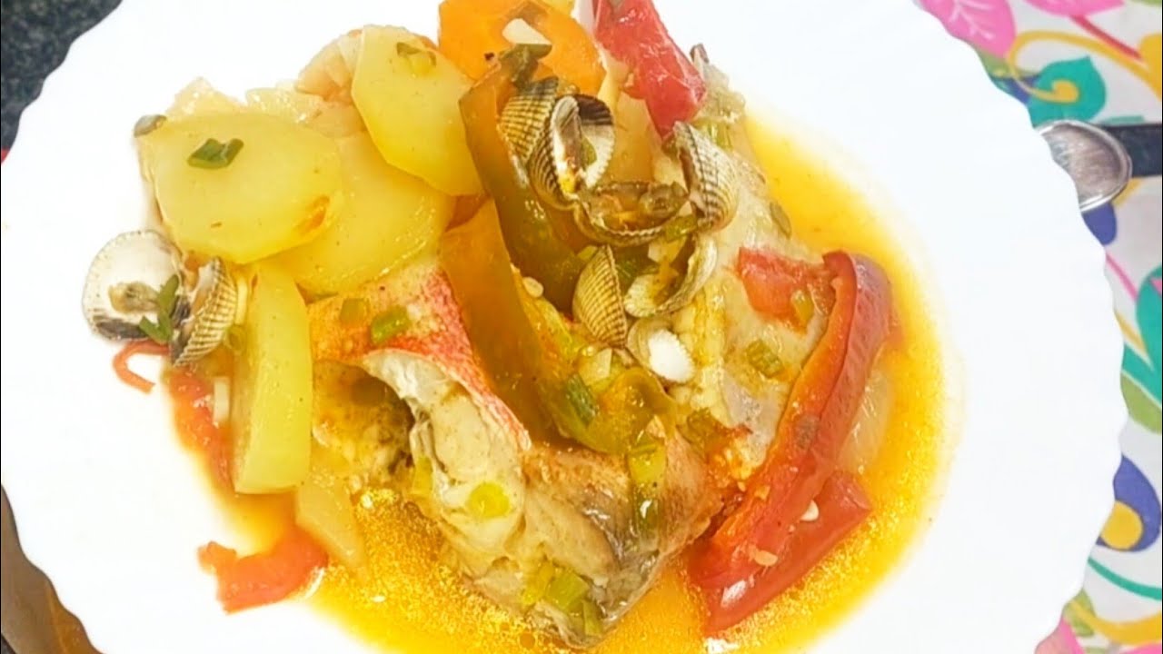 CALDEIRADA DE PEIXE À PORTUGUESA. É MUITO FÁCIL DE FAZER  E FICA DELICIOSA. 