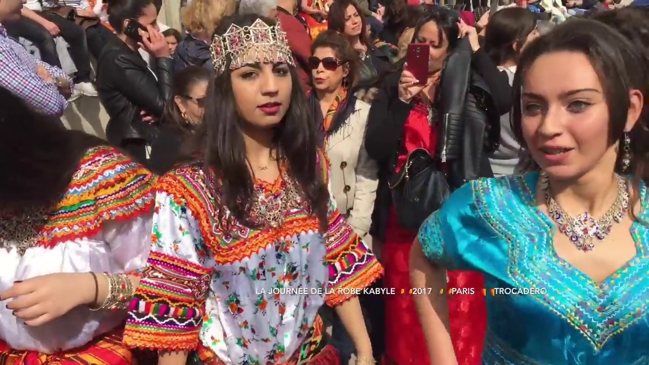 (TOP VIDEO )Journée°DE LA ROBE KABYLE ET DE BERNOUS ***14 mai 2017 à Paris Trocadéro ***