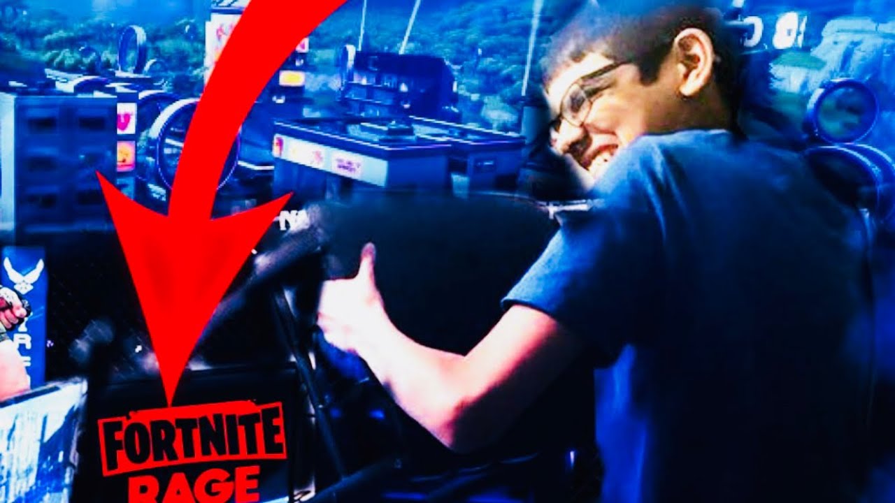 my cousin HORSING made me BREAK MY SETUP after stream sniping me...(Fortnite Battle Royale)