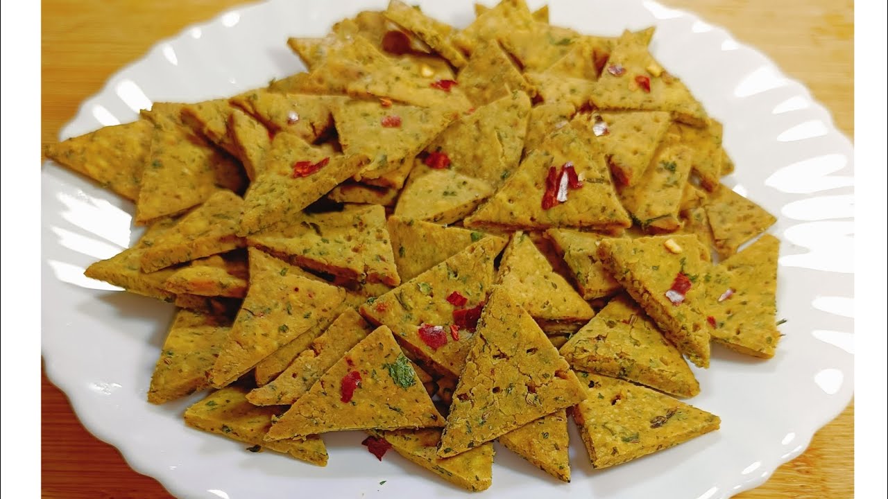 #Is tarah ka crispy snacks banayein jise aap mahine tak store ker sakte hai.😋