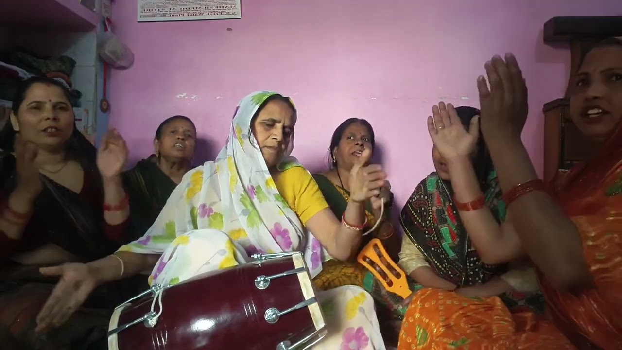घर के डंडे छोड़अंगी बनारस सत्संग की डोली भजन।#viral #song #bhajan #kavitakirachna #funny #bhaktisong