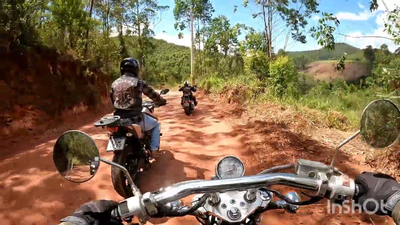Honda Shadow 600 na estrada de Terra...