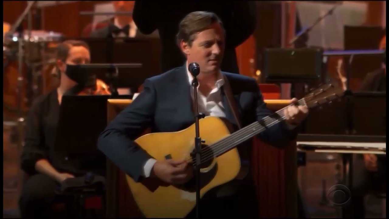 Sturgill Simpson paying tribute to Joan Baez