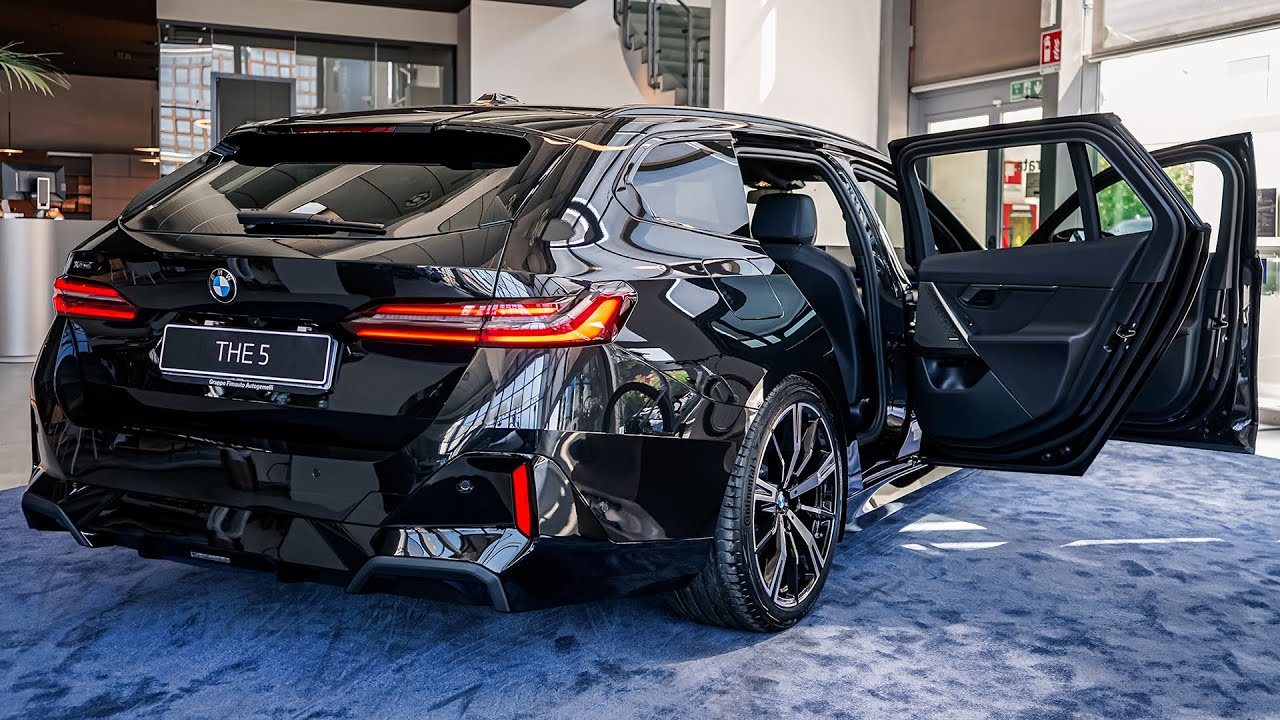 2025 BMW 5 Series Touring - Interior and Exterior Walkaround