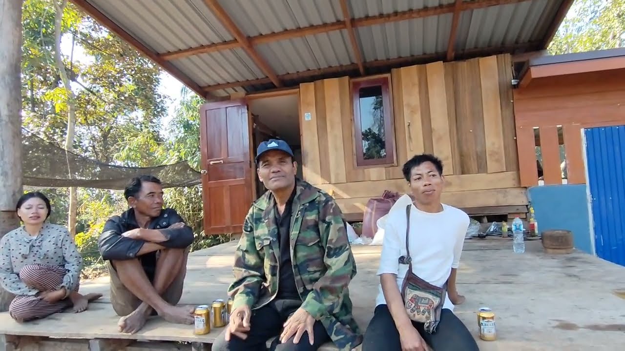 บ่าวคูณออกมาส่งข่าวเรื่องบุญรอด คนป่า เผ่าตองเหลือง ຄົນປ່າ ເຜົ່າຕອງເຫລືອງ