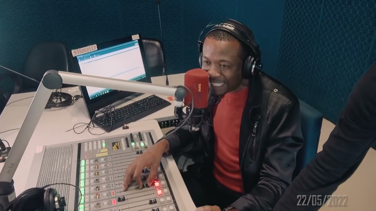 HERMENEGILDO FILIPE O ROMÂNTICO DA RÁDIO MAIS HUAMBO