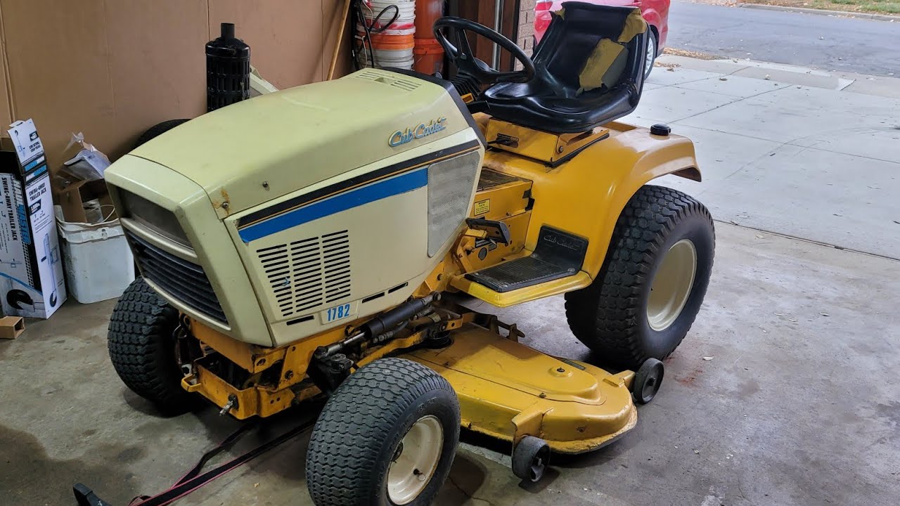 Cub Cadet 1782 Diesel Cold start and walk around