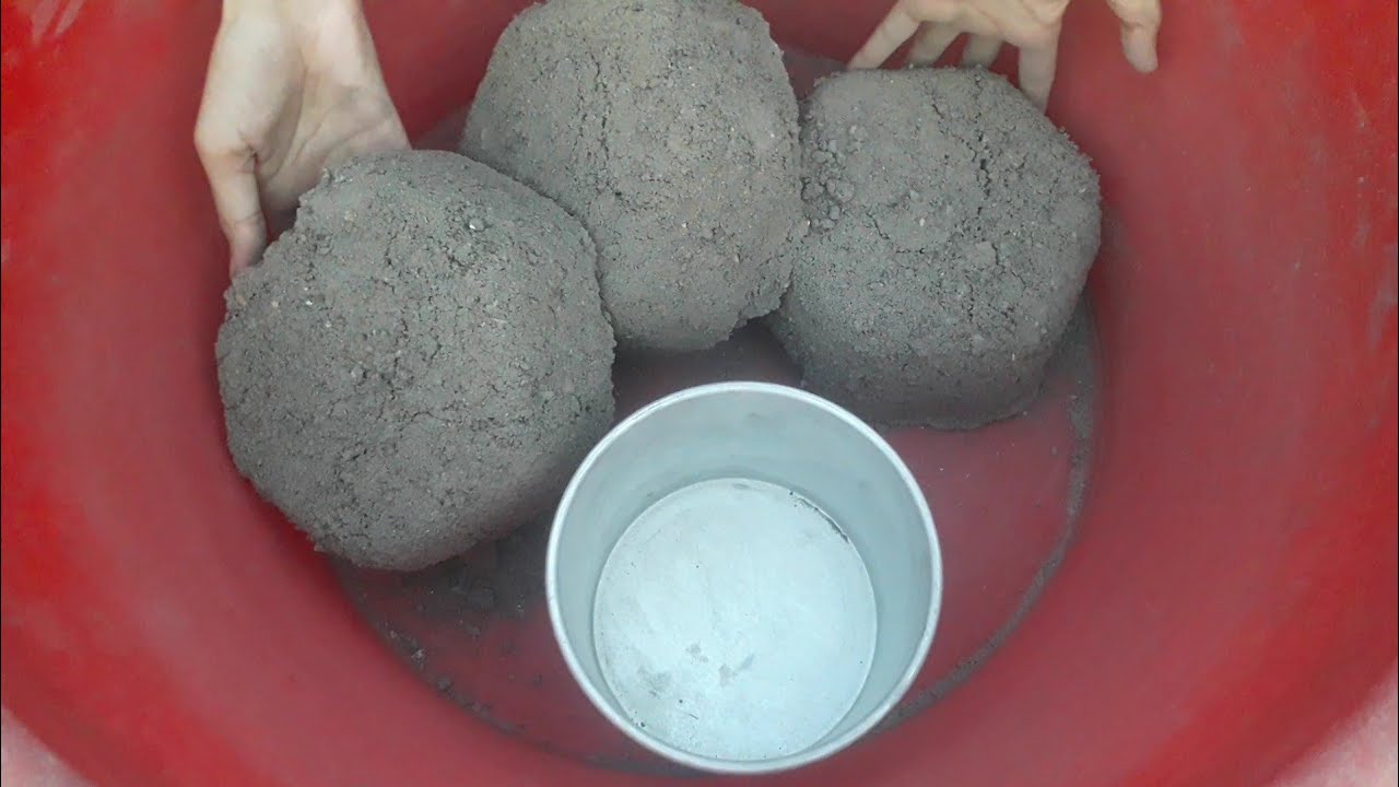 New video 📸 Soft grainy sand texture dry crumbling in tub+water pot crumbling ASMR video 💤🤤💦