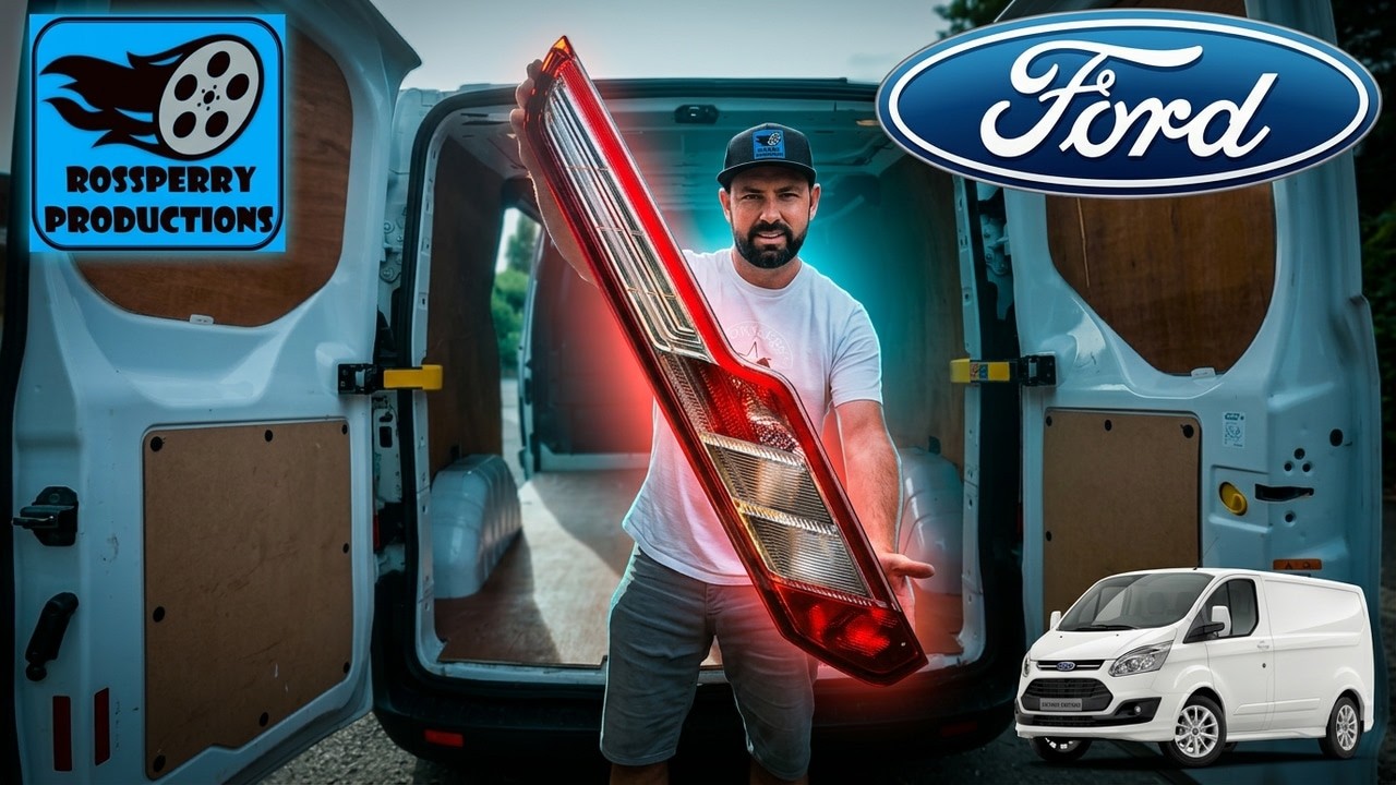 Как заменить лампочки в задних фонарях Ford Transit или Tourneo