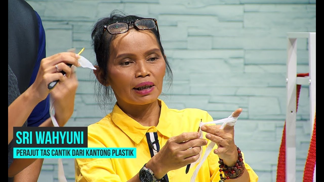 Sri Wahyuni, Perajut Tas Cantik Dari Kantong Plastik | HITAM PUTIH (15/11/19) Part 3