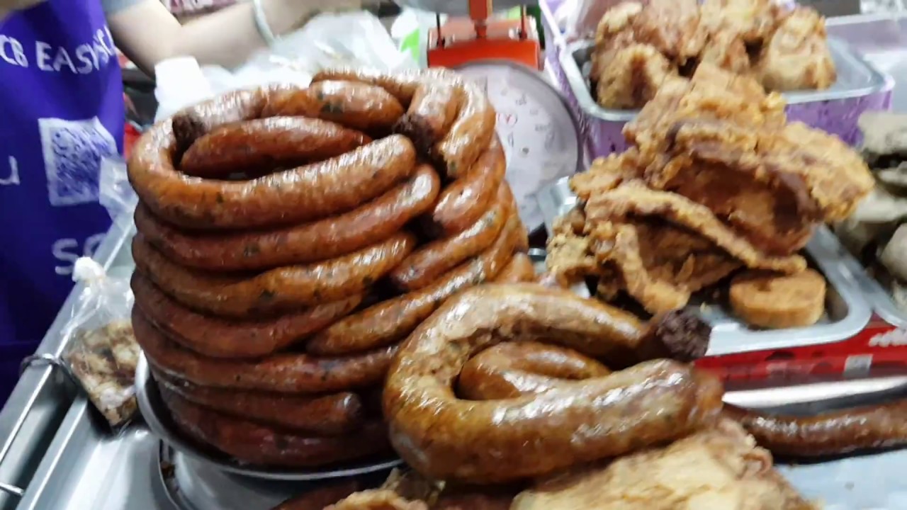 เลาะกินแหนมหม้อไส้อั่ว ตลาดวโรรส