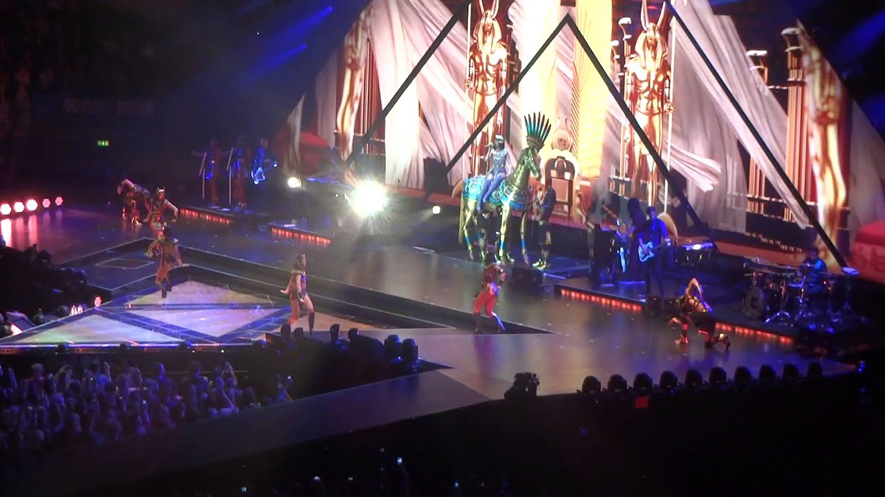 Katy Perry - Prismatic World Tour - Dark Horse