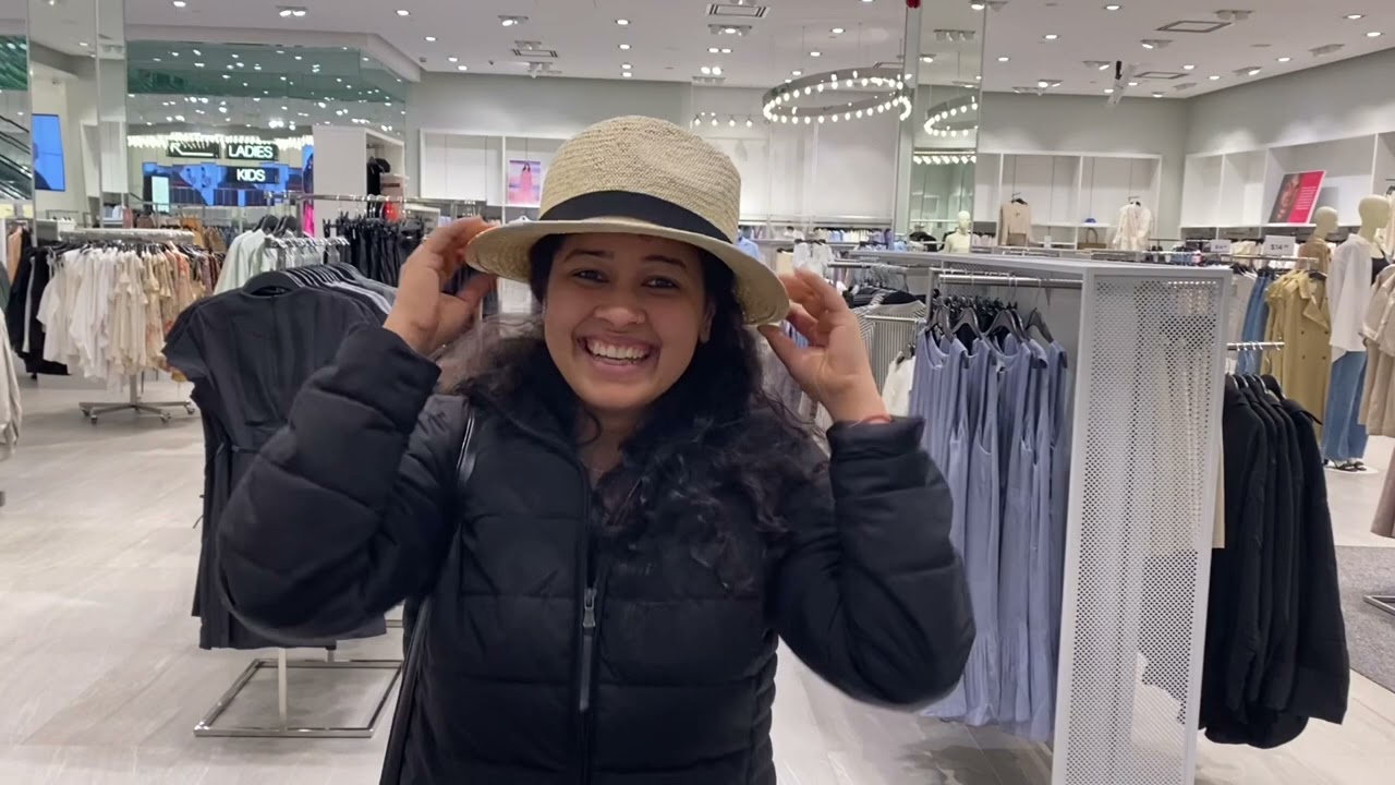 Vlog#39 Indians in Halifax | Canada Halifax shopping Centr Mall k maje 😜 | Aise khali Mall bygod 😱