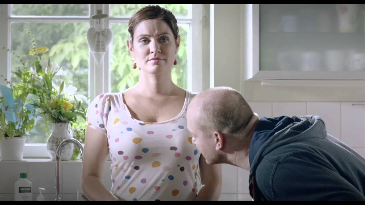 Portless - 5:15 - ofici&aacute;ln&iacute; video - film Hodinov&yacute; manžel (5.15)