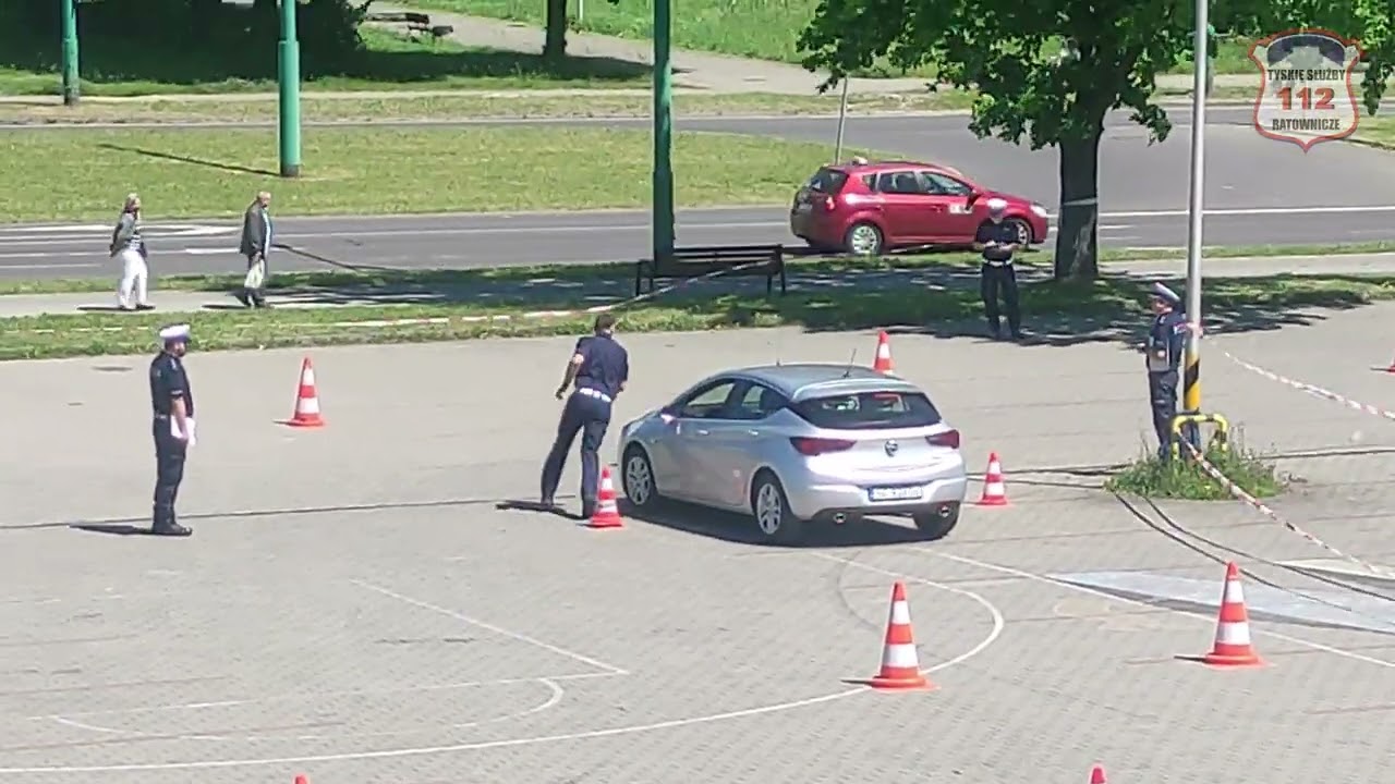 Ćwiczenia sprawnościowe z okazji Dnia Bezpieczeństwa i 34. Konkursu „Policjant Roku Ruchu Drogowego”