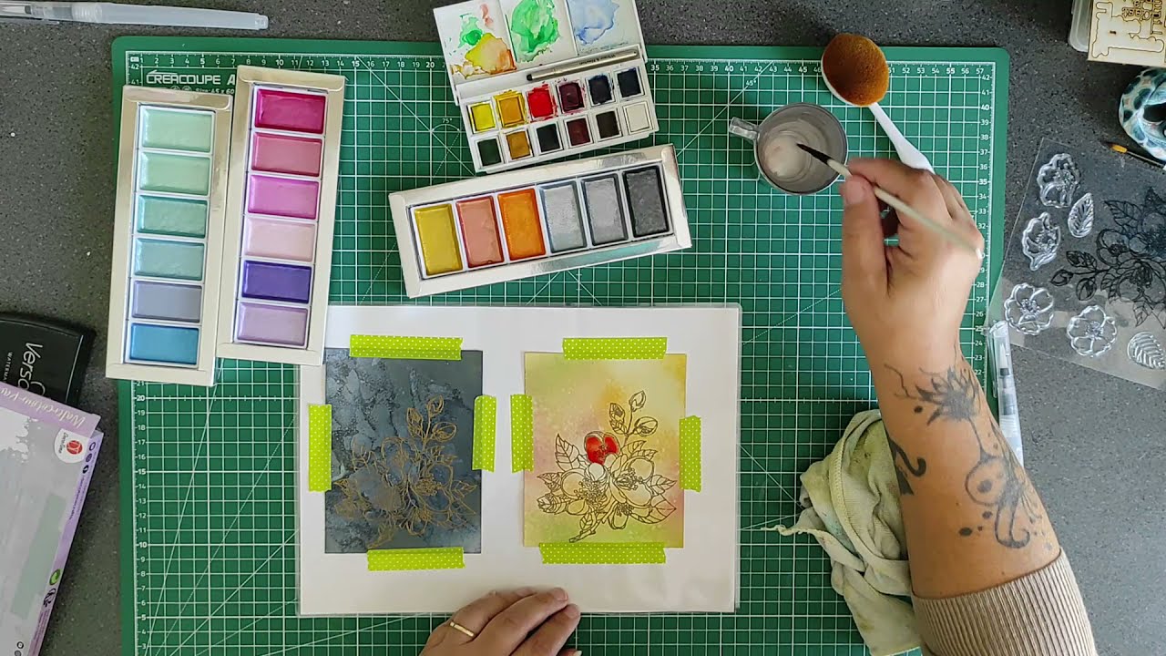 🌺Tuto carte fond à l'encre Distress Oxide embossage à chaud et aquarelle 🌺