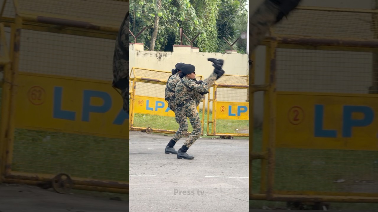 Women Soldiers Stun the Crowd at the Bangladesh&ndash;India Border